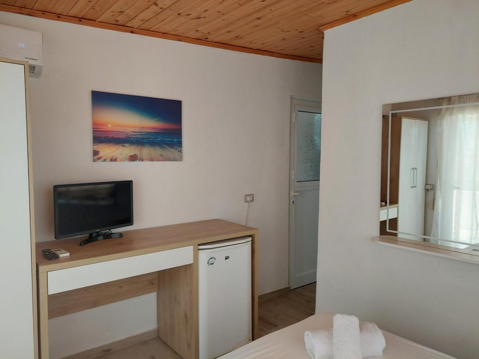 Qeparo Antonio Rooms Bagian luar foto